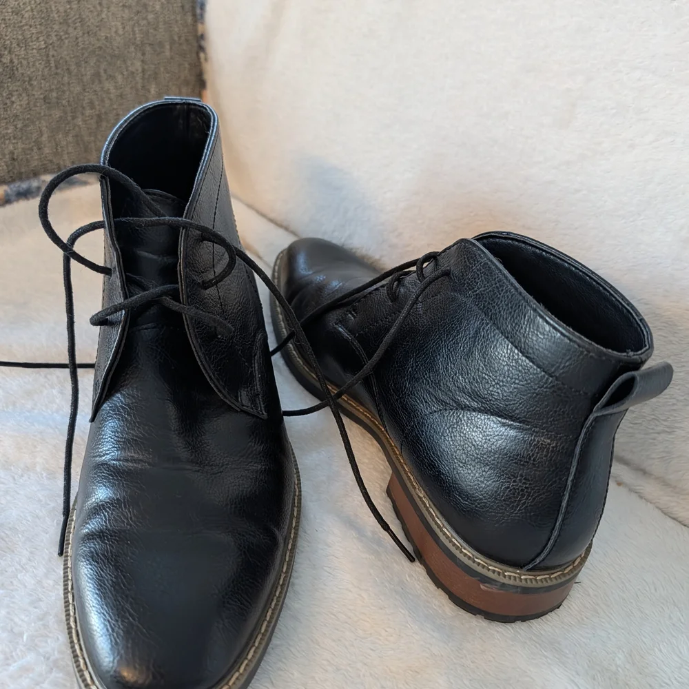 Sonoma Black Leather Chukka Boots